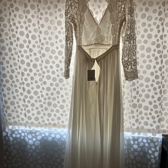 White formal - Picture 2 of 5